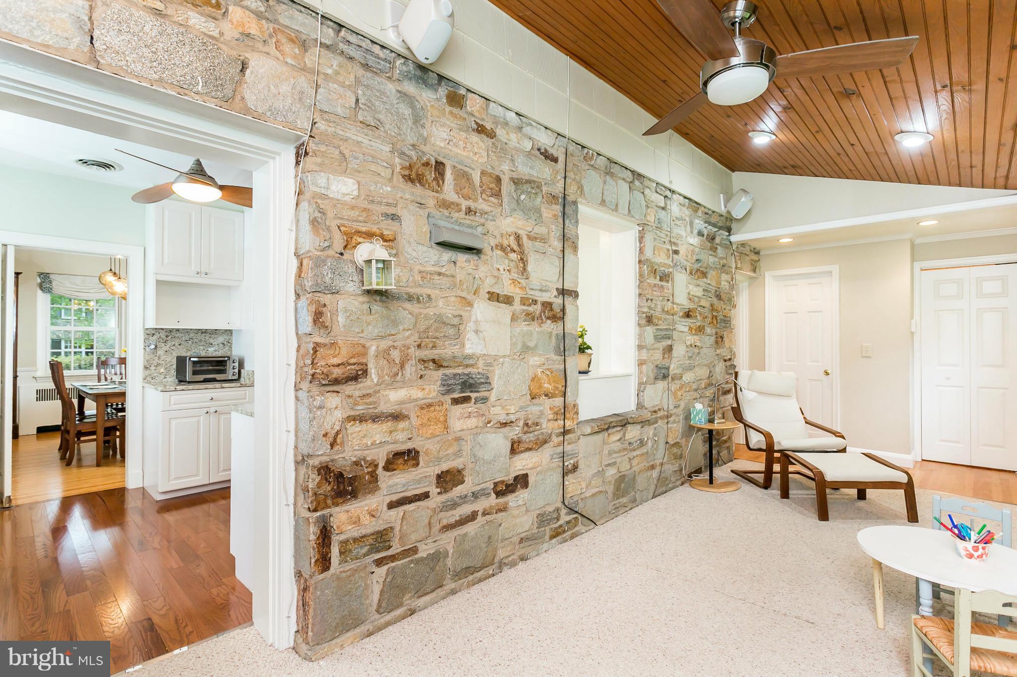 7100 Sheffield Road Baltimore, MD 21212 - Photo 12 of 30 Family Room