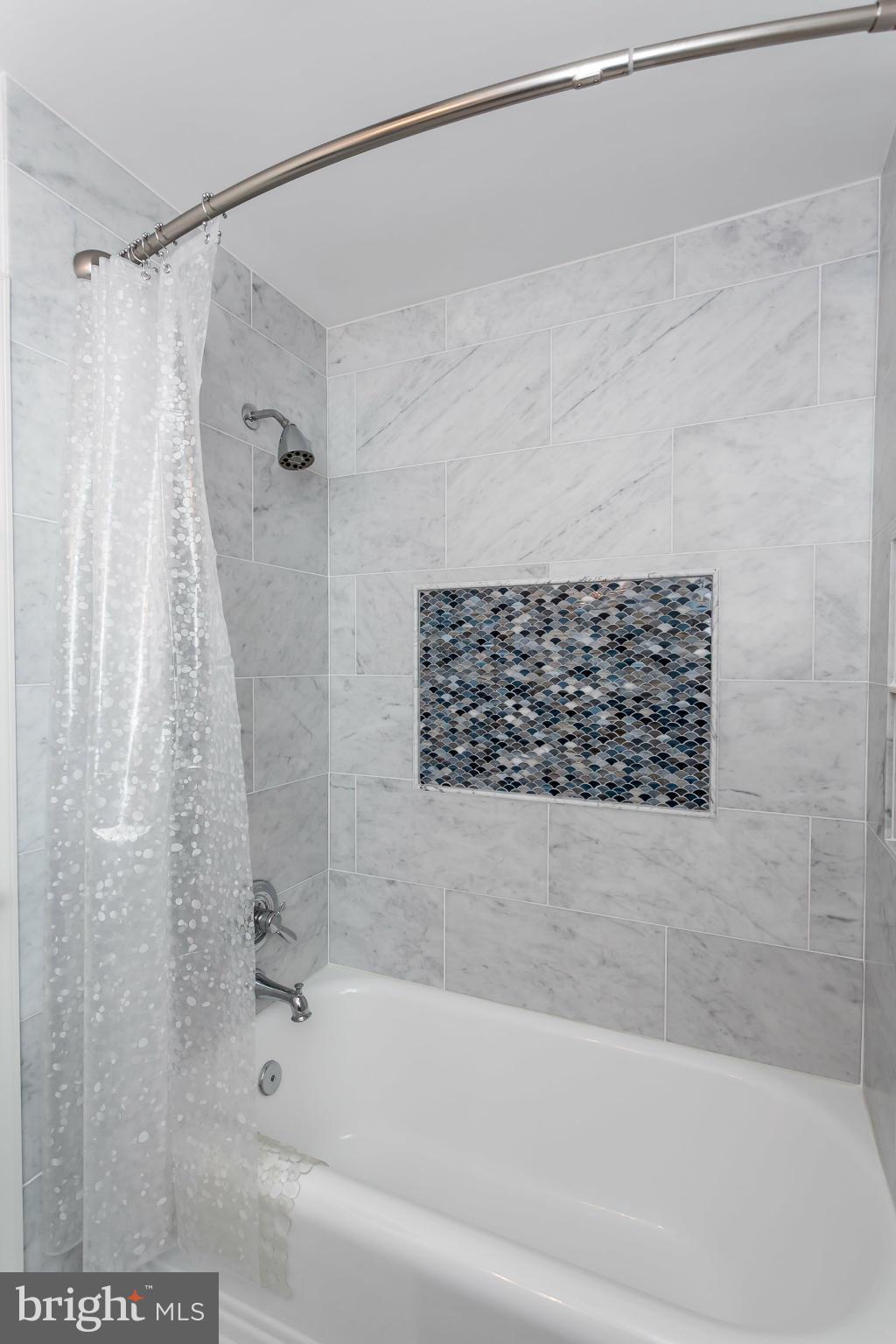 7100 Sheffield Road Baltimore, MD 21212 - Photo 14 of 30 Bath