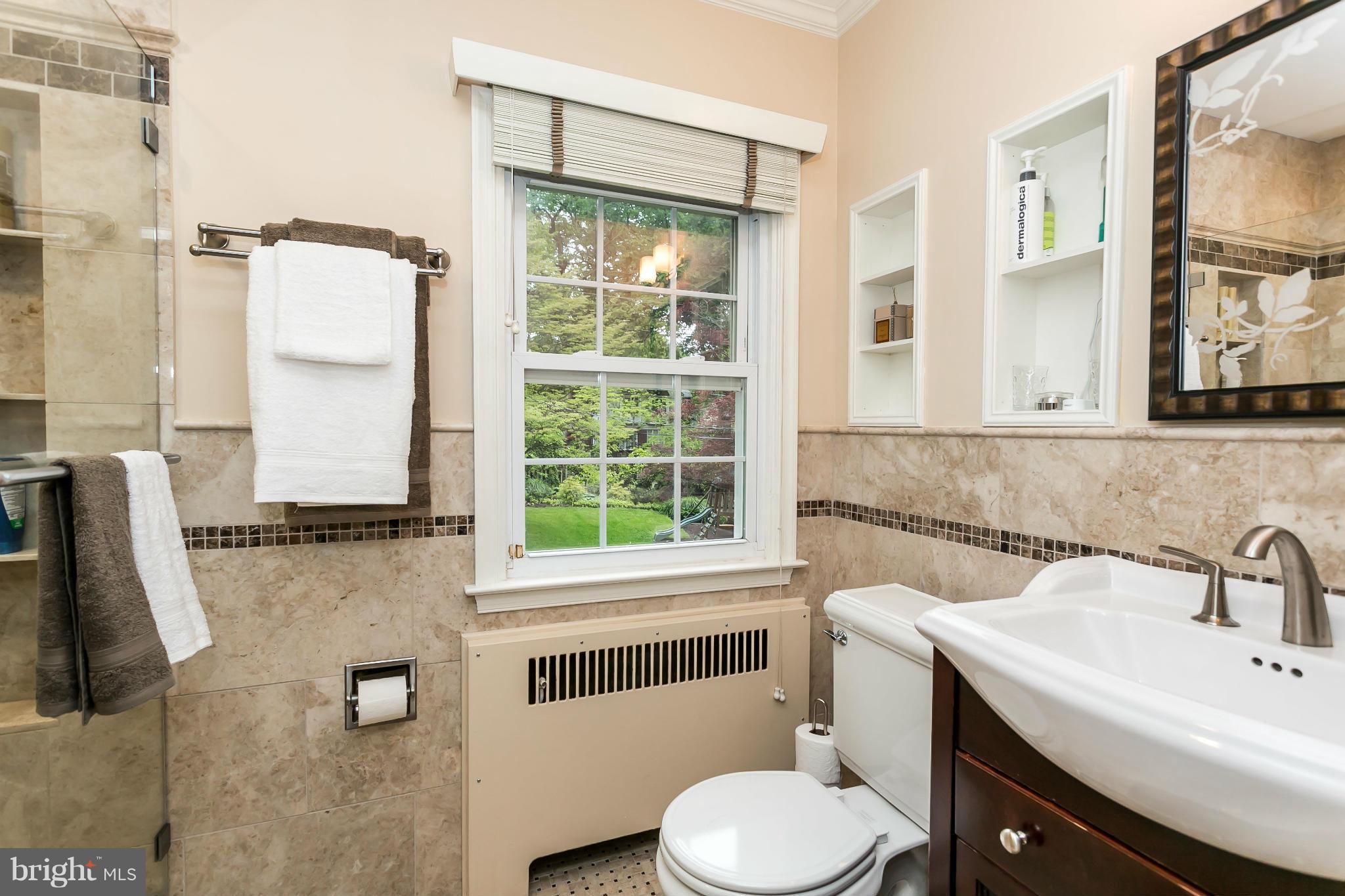 7100 Sheffield Road Baltimore, MD 21212 - Photo 19 of 30 Bath (Master)