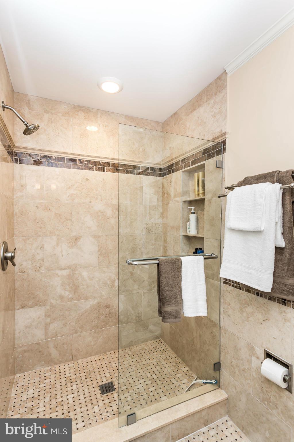 7100 Sheffield Road Baltimore, MD 21212 - Photo 20 of 30 Bath (Master)