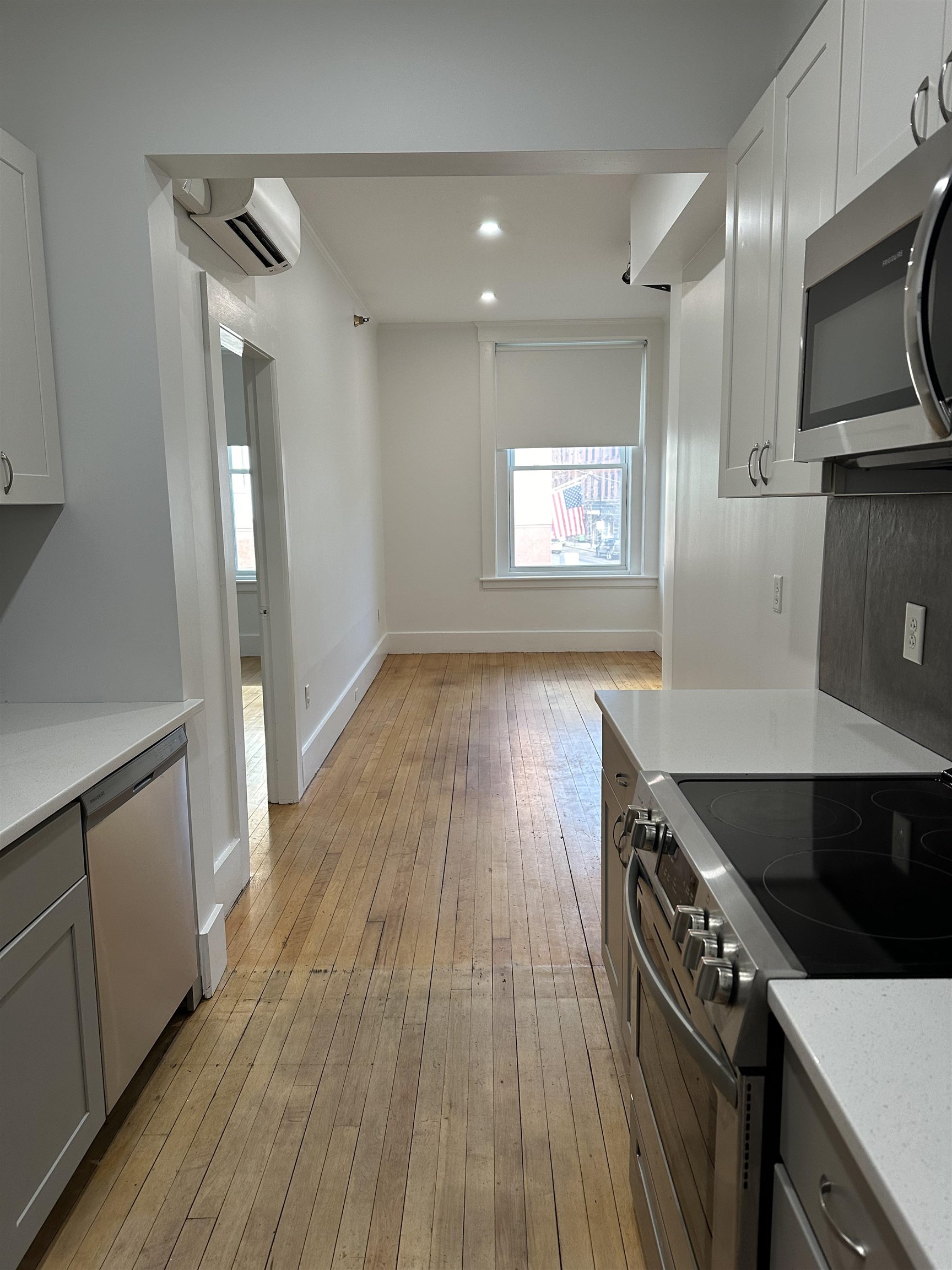 4 Elliot Street, Unit 2 Brattleboro, VT 05301 - Photo 3 of 11