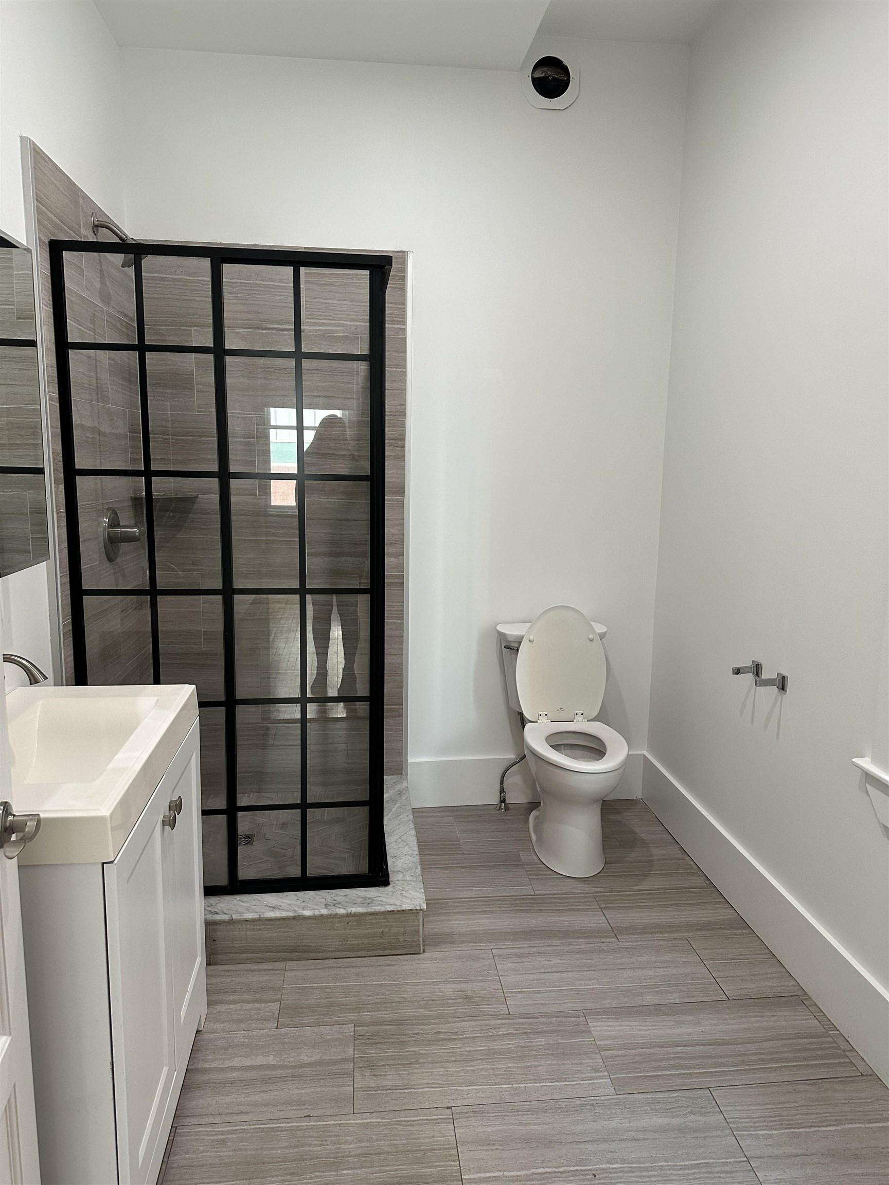 4 Elliot Street, Unit 2 Brattleboro, VT 05301 - Photo 9 of 11