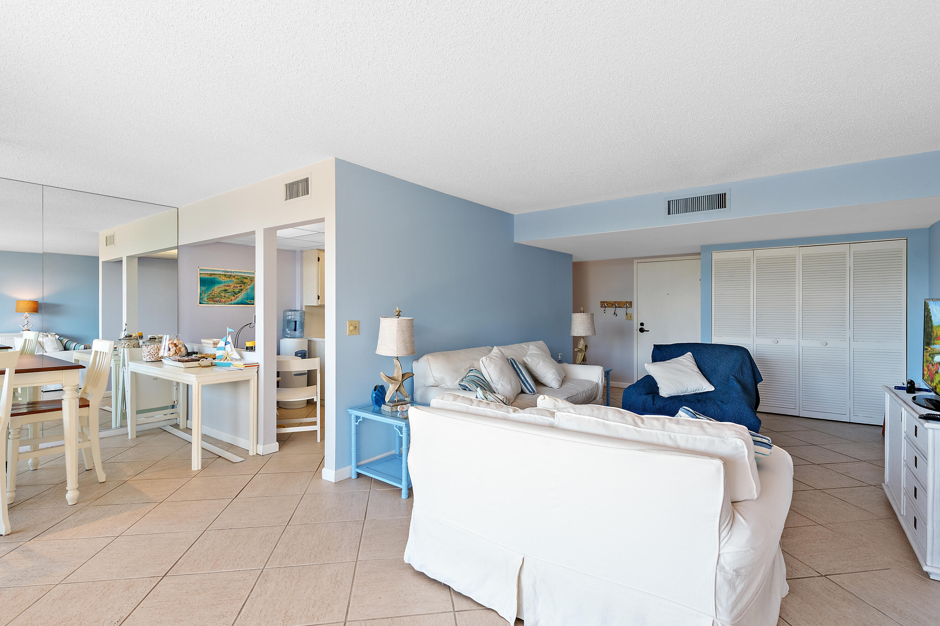 799 Jeffery Street, Unit 409 Boca Raton, FL 33487 - Photo 6 of 44 DSC_4621