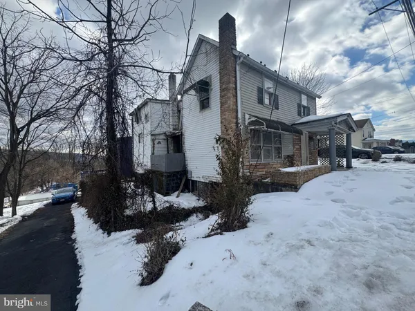 a street view along with residential houses