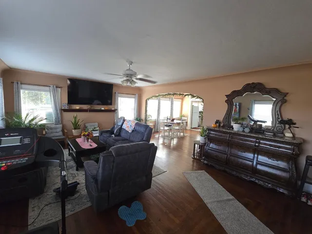 $1,850,000 | 5985 Monterey Road, Gilroy, CA 95020