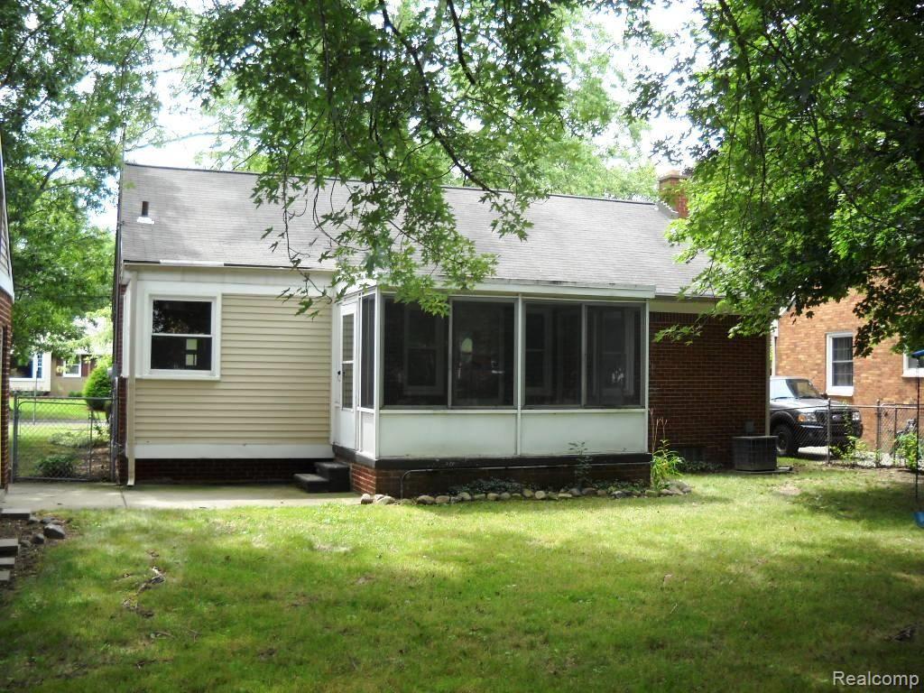 3618 Rockingham Road Royal Oak, MI 48073 - Photo 2 of 11 Rear