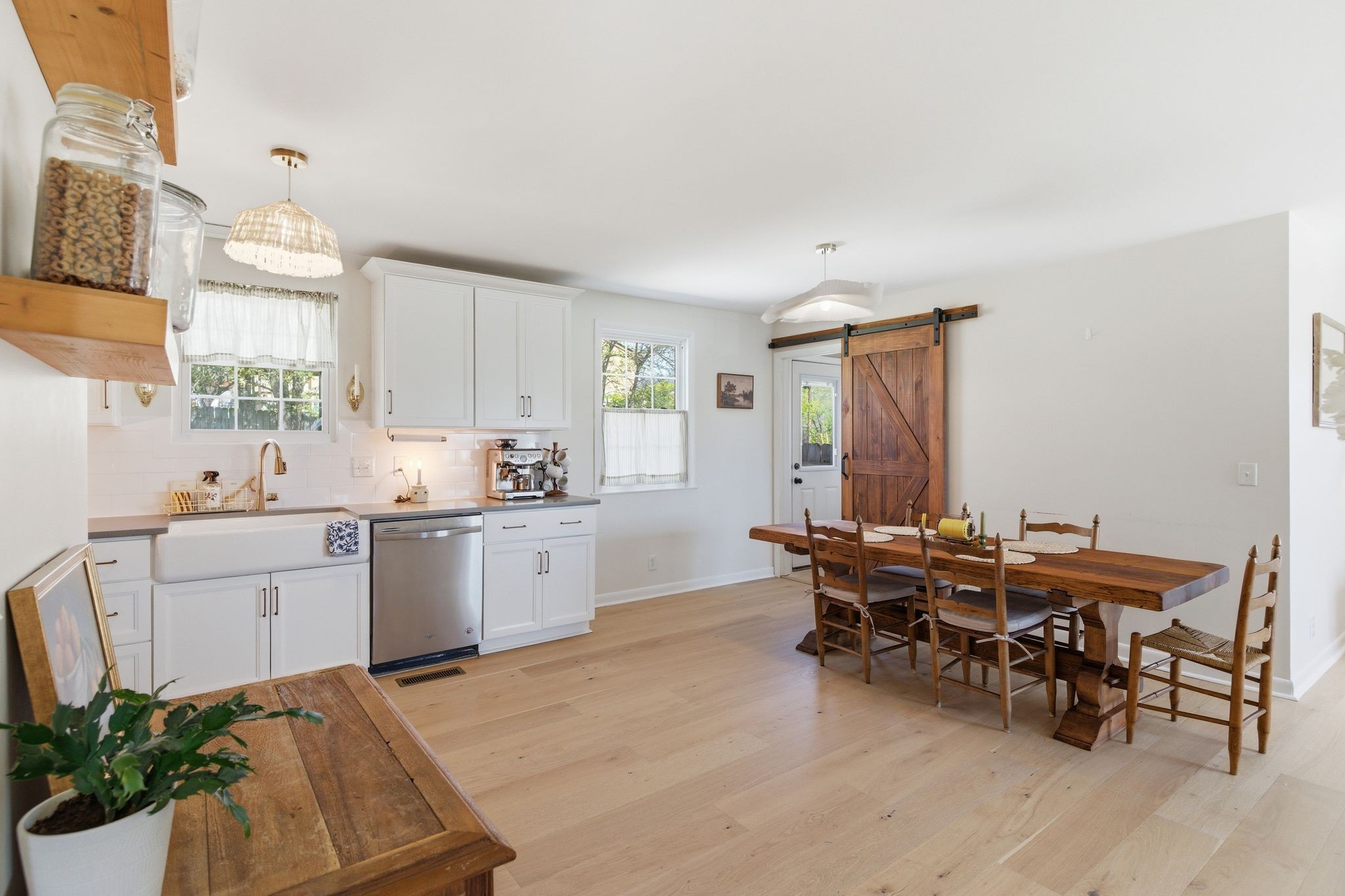 105 Regiment Court Franklin, TN 37064 - Photo 11 of 30 a kitchen with a table and chairs in it