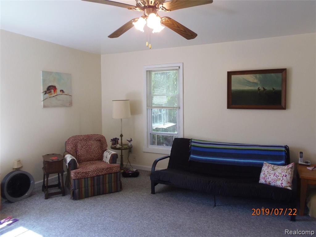 210 Fowler Street Howell, MI 48843 - Photo 6 of 9