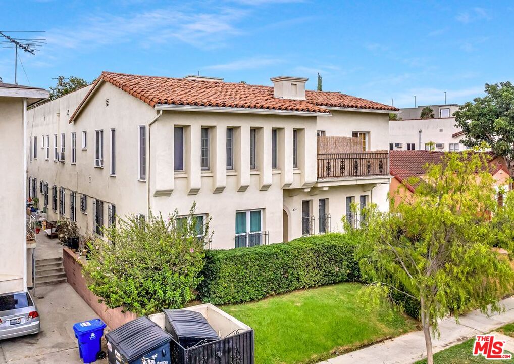 834 South Orange Grove Avenue Los Angeles, CA 90036 - Photo 1 of 18