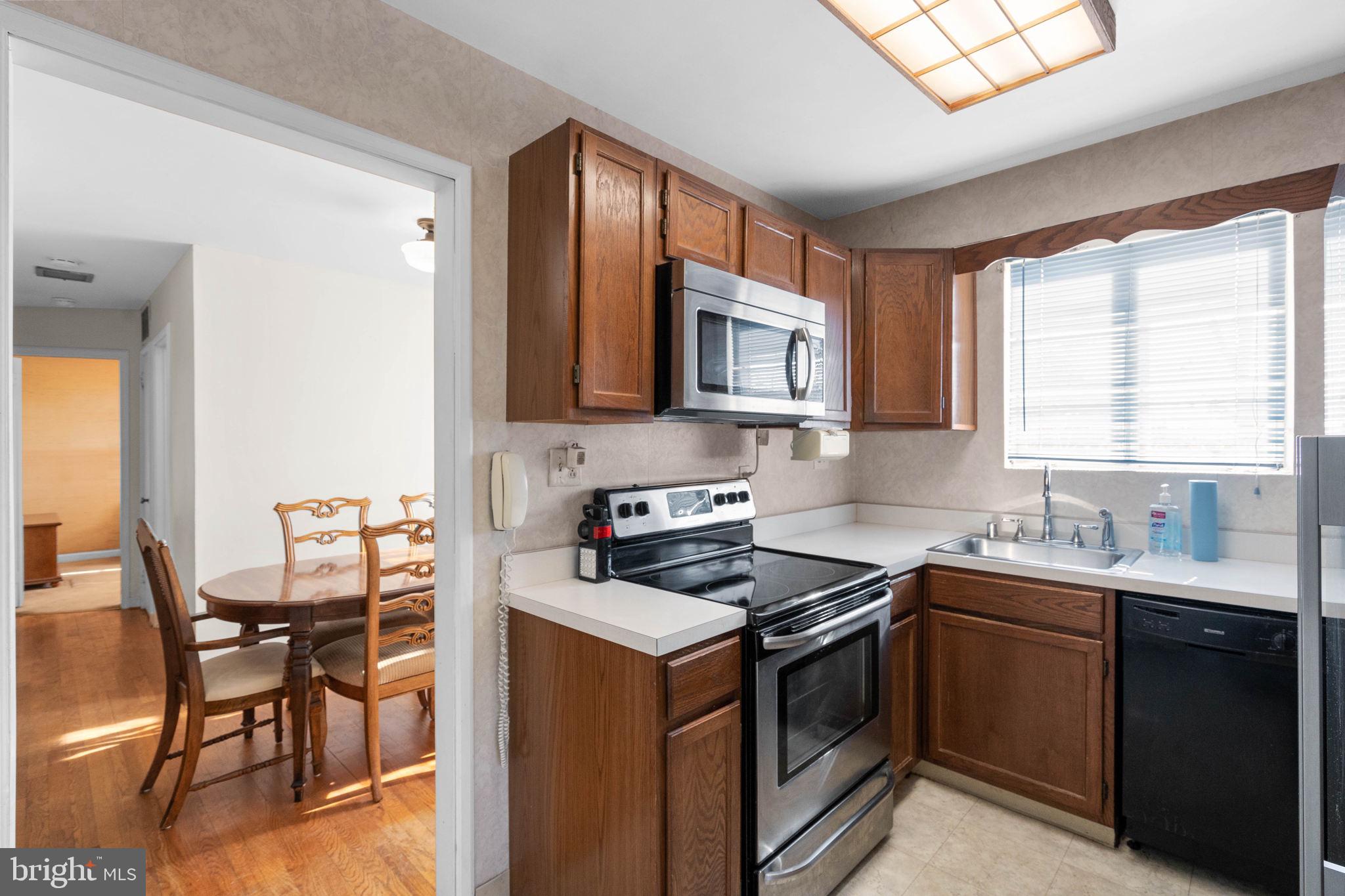 3302 Weller Road Silver Spring, MD 20906 - Photo 3 of 19