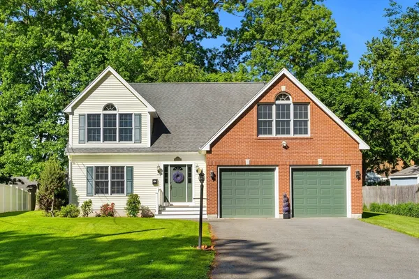 $825,000 | 95 Maryland Avenue, Lowell, MA 01851