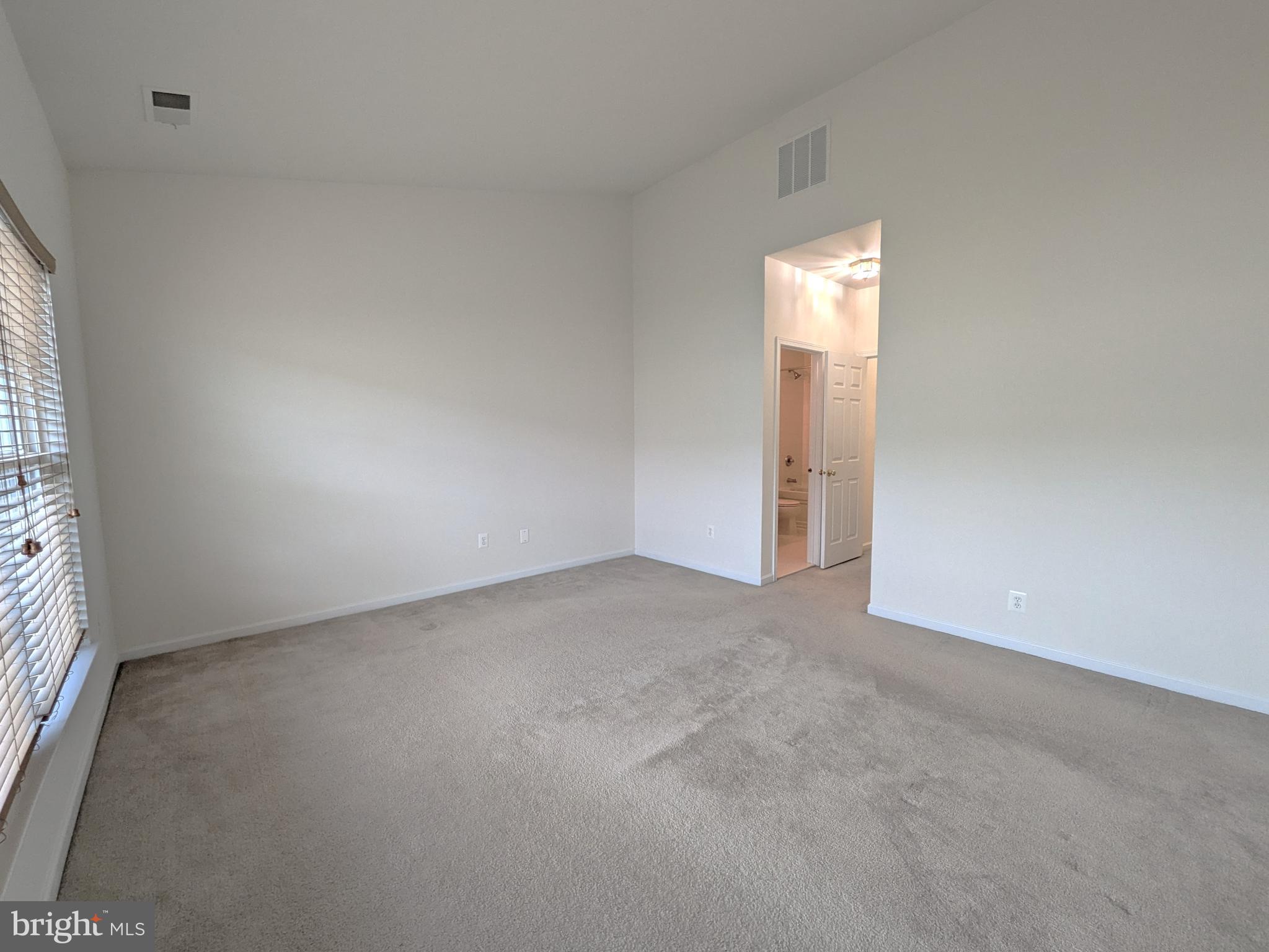 25015 Riding Center Drive Chantilly, VA 20152 - Photo 29 of 40 Master Bedroom Suite Upper Level