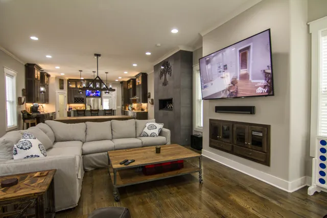 $3,500 | 910 11th Avenue North, Unit A, Nashville, TN 37208