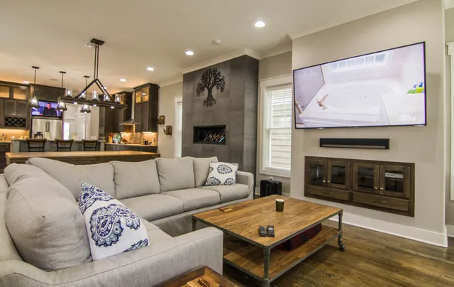 $3,500 | 910 11th Avenue North, Unit A, Nashville, TN 37208