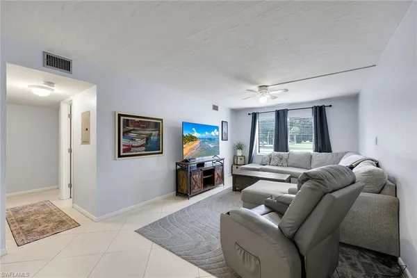 $199,000 | 1400 Green Valley Circle, Unit 1002, Naples, FL 34104
