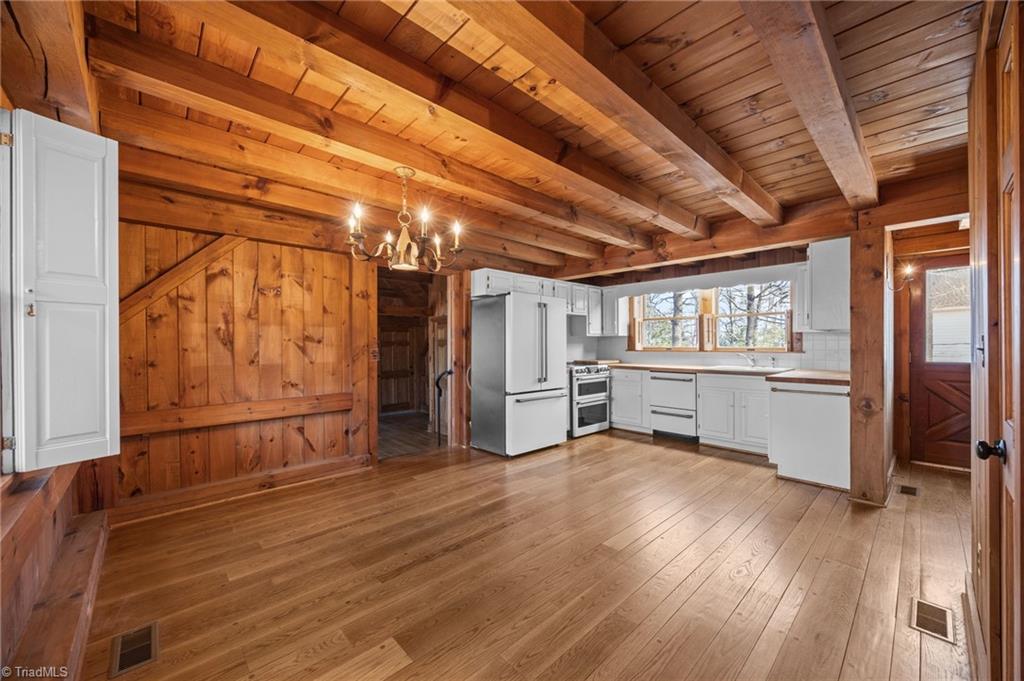 3323 North Rockingham Road Greensboro, NC 27407 - Photo 3 of 35