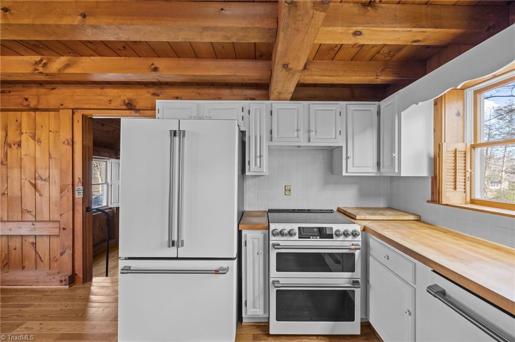 3323 North Rockingham Road Greensboro, NC 27407 - Photo 7 of 35