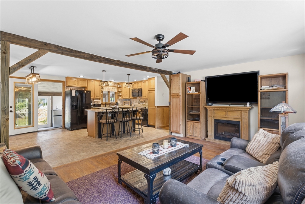 215 Donohue Road Dracut, MA 01826 - Photo 12 of 40
