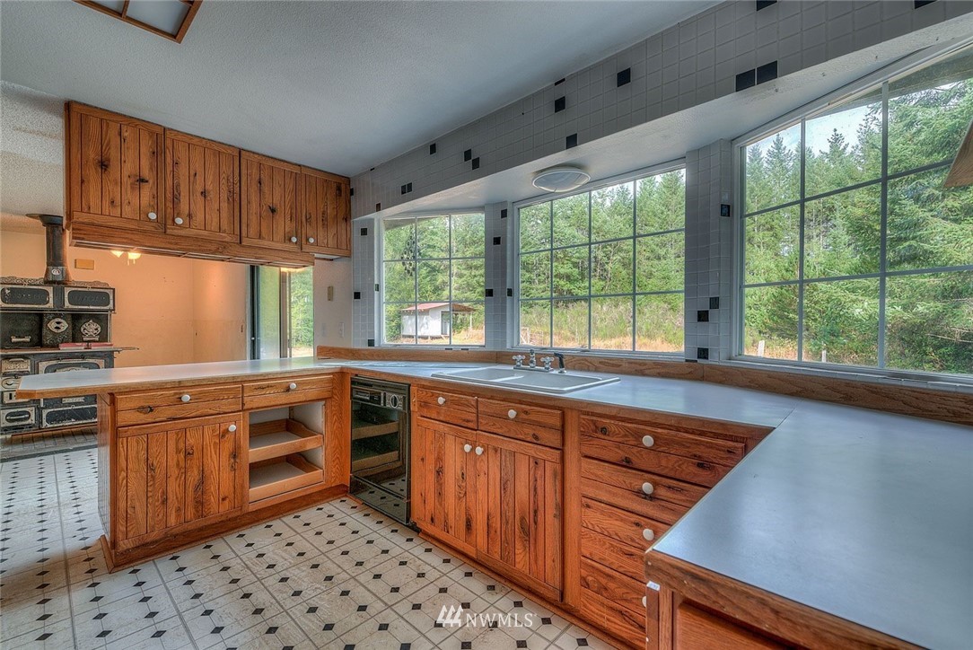 10979 Glenwood Road Southwest Port Orchard, WA 98367 - Photo 11 of 25 Gallery Image 11