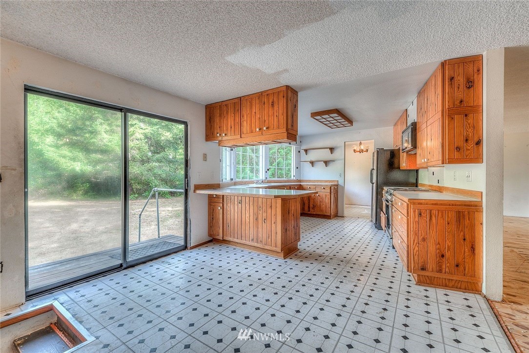 10979 Glenwood Road Southwest Port Orchard, WA 98367 - Photo 13 of 25 Gallery Image 13