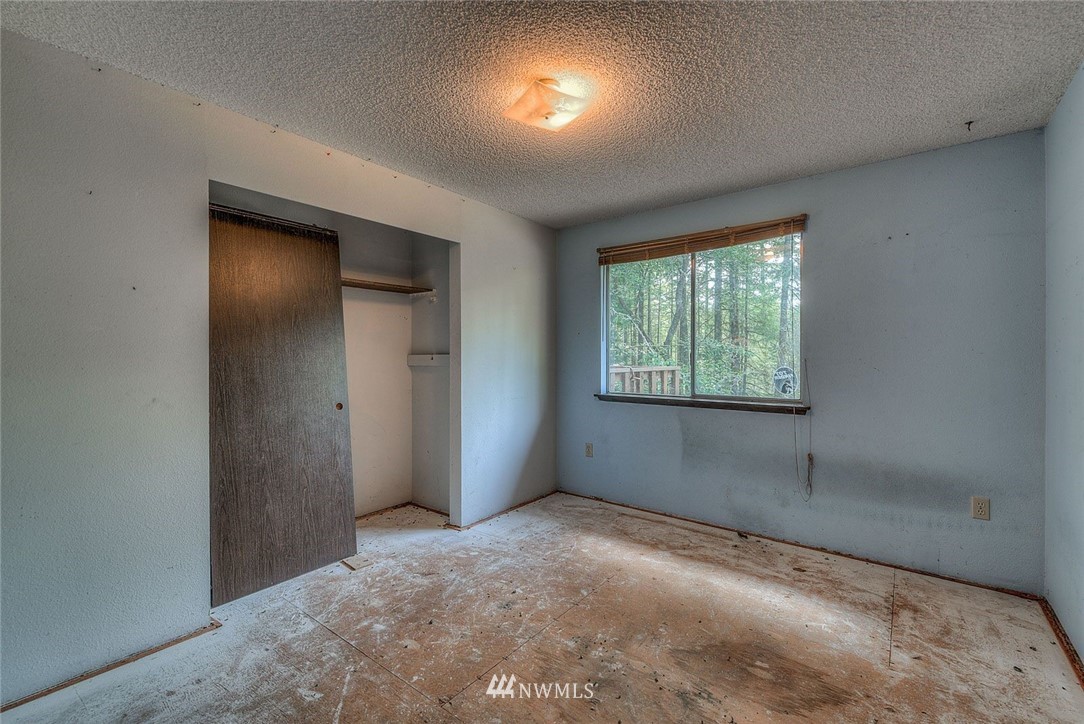 10979 Glenwood Road Southwest Port Orchard, WA 98367 - Photo 14 of 25 Gallery Image 14