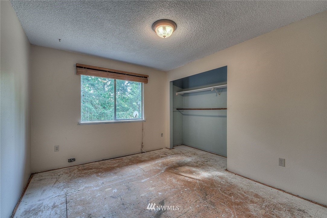 10979 Glenwood Road Southwest Port Orchard, WA 98367 - Photo 17 of 25 Gallery Image 17