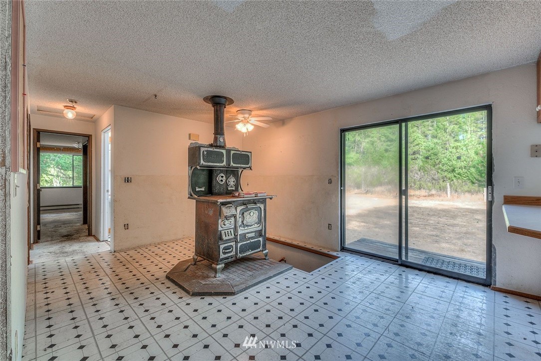 10979 Glenwood Road Southwest Port Orchard, WA 98367 - Photo 8 of 25 Gallery Image 8