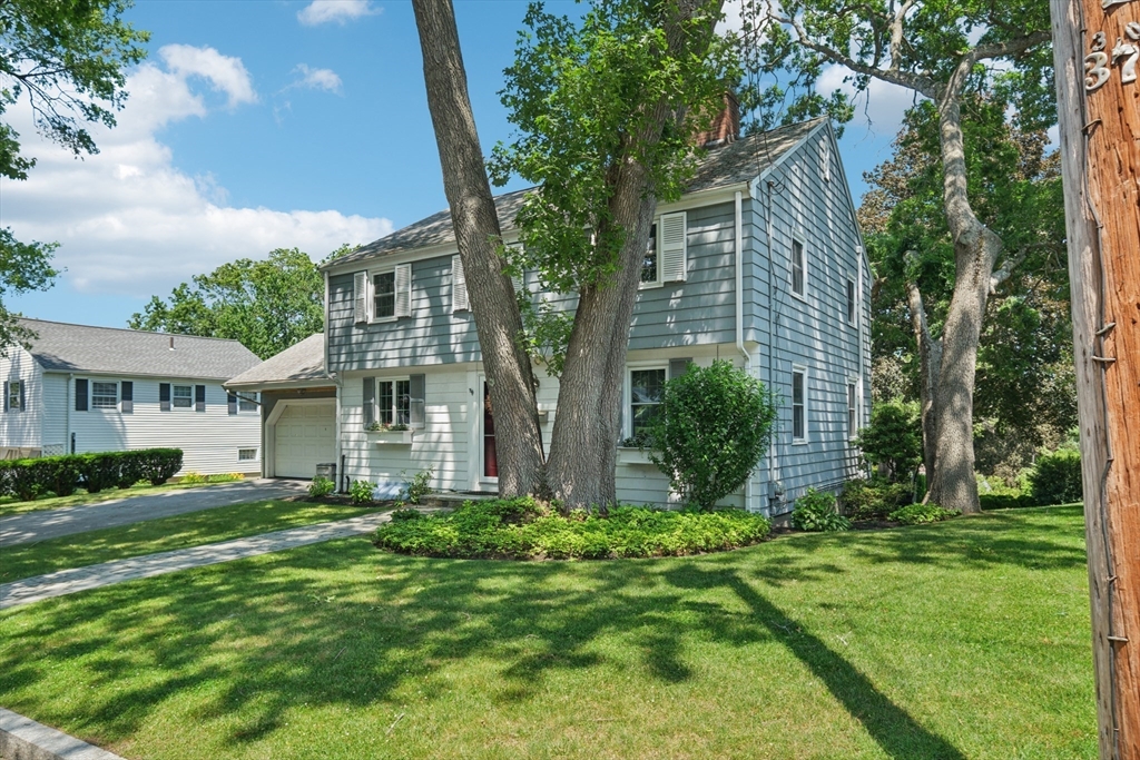 56 Conrad Road Melrose, MA 02176 - Photo 4 of 42 Gallery Image 4