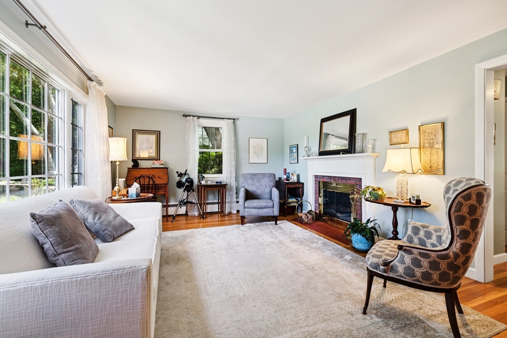56 Conrad Road Melrose, MA 02176 - Photo 5 of 42 Gallery Image 5