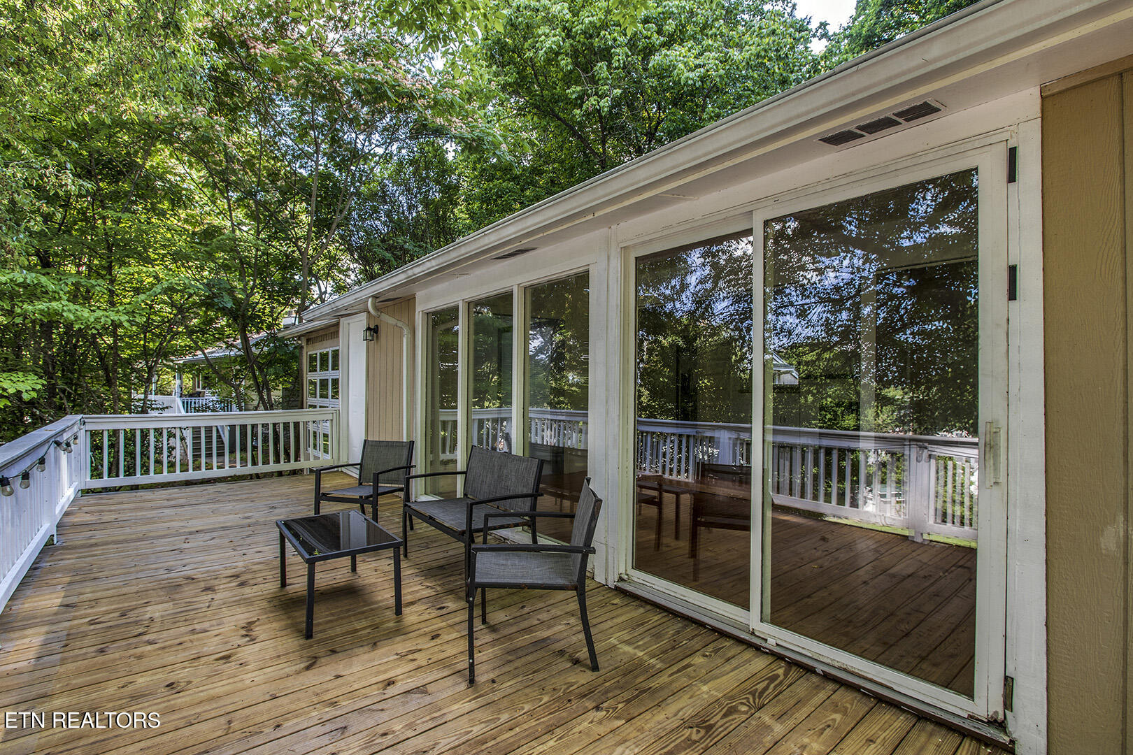 102 Oxford Road Oak Ridge, TN 37830 - Photo 5 of 59 05_OxfordRoad_102_FrontDeck02