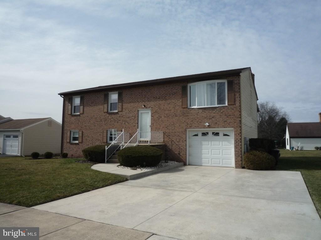 2164 Croyden Road York, PA 17408 - Photo 3 of 30