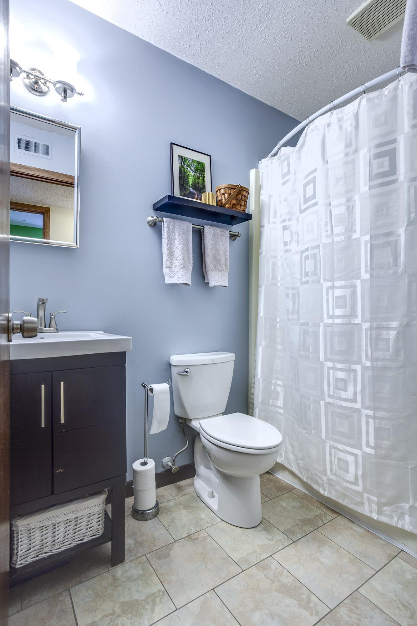 5145 Rendava Lane Northwest Knoxville, TN 37921 - Photo 12 of 29 Hall Bath