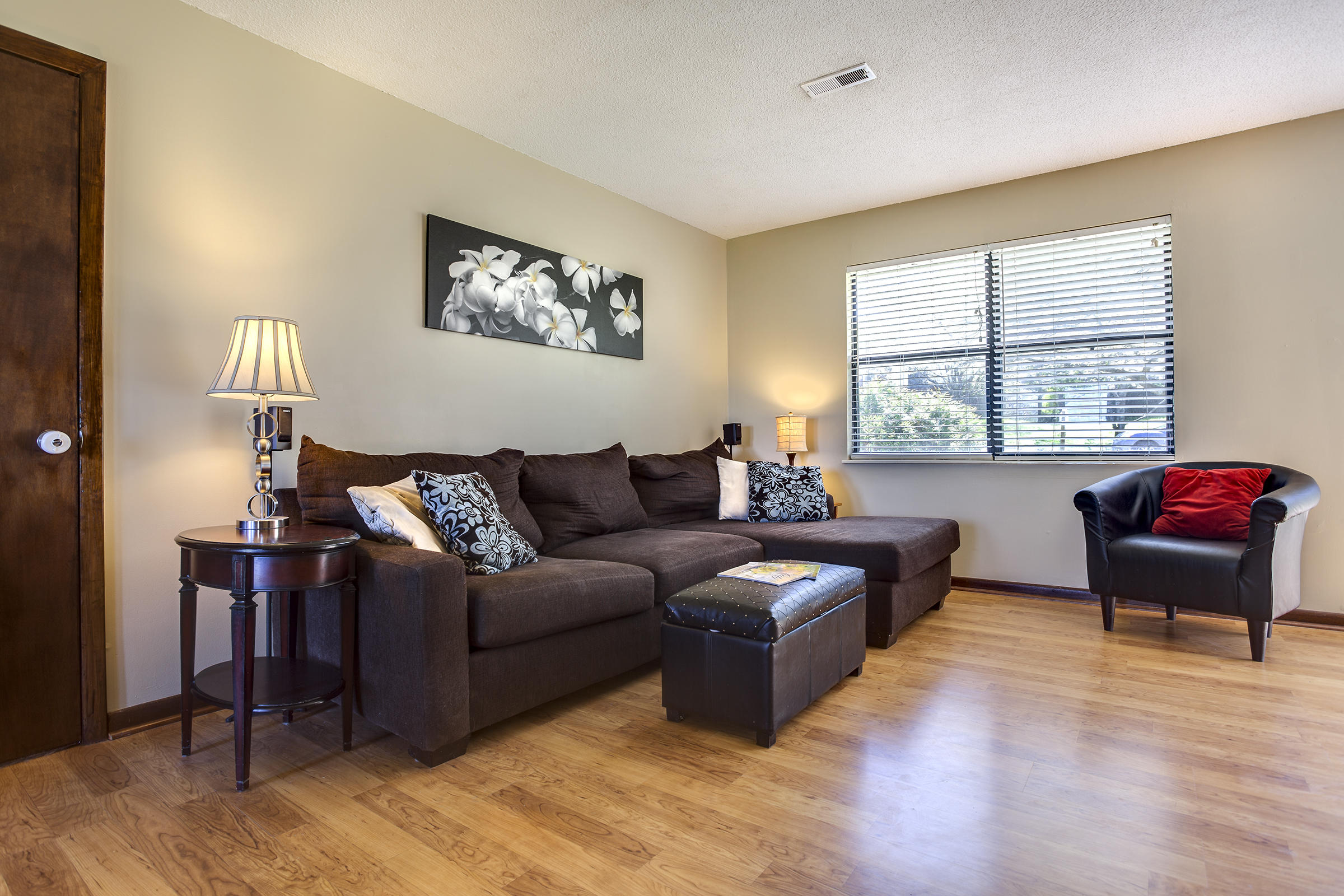 5145 Rendava Lane Northwest Knoxville, TN 37921 - Photo 4 of 29 Great Room - Lots of Light!
