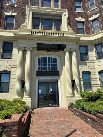 $144,900 | 285 Lynn Shore Drive, Unit 308, Lynn, MA 01902