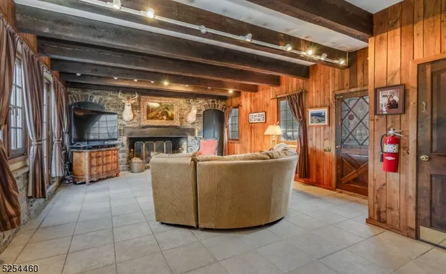 $4,250,000 | 259 County Road 519, Stockton, NJ 08559