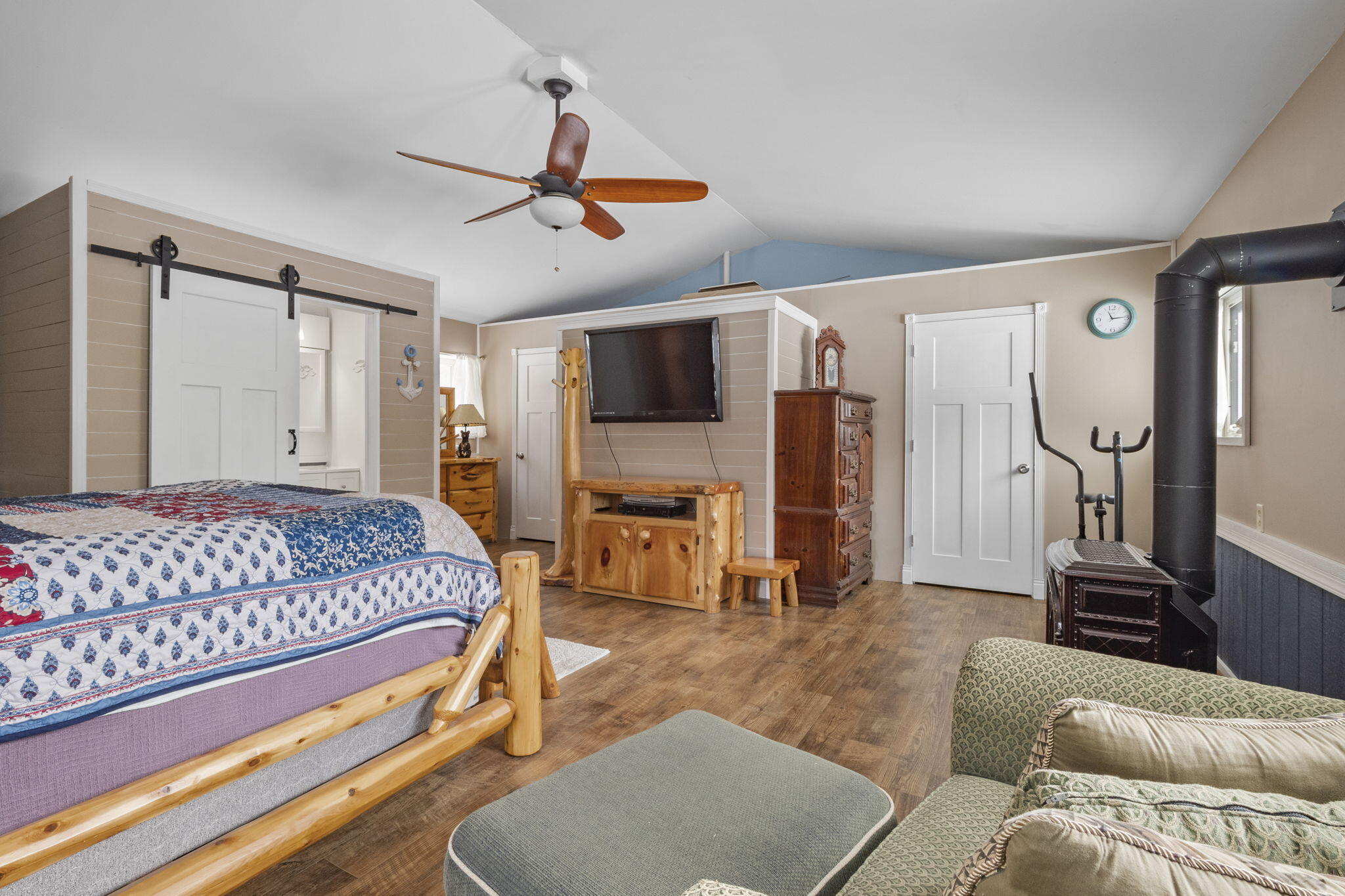 971 Ranch Road Indian River, MI 49749 - Photo 17 of 51 Gallery Image 17