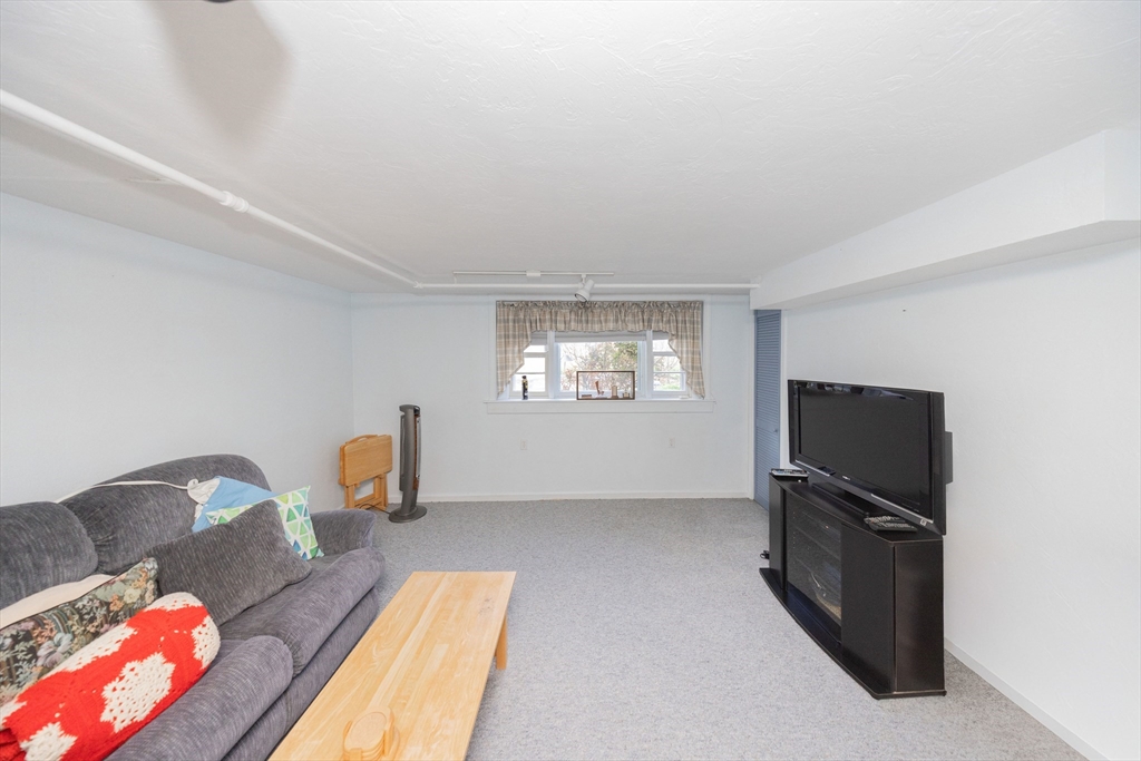 20 Knollwood Road Paxton, MA 01612 - Photo 26 of 29 Gallery Image 26