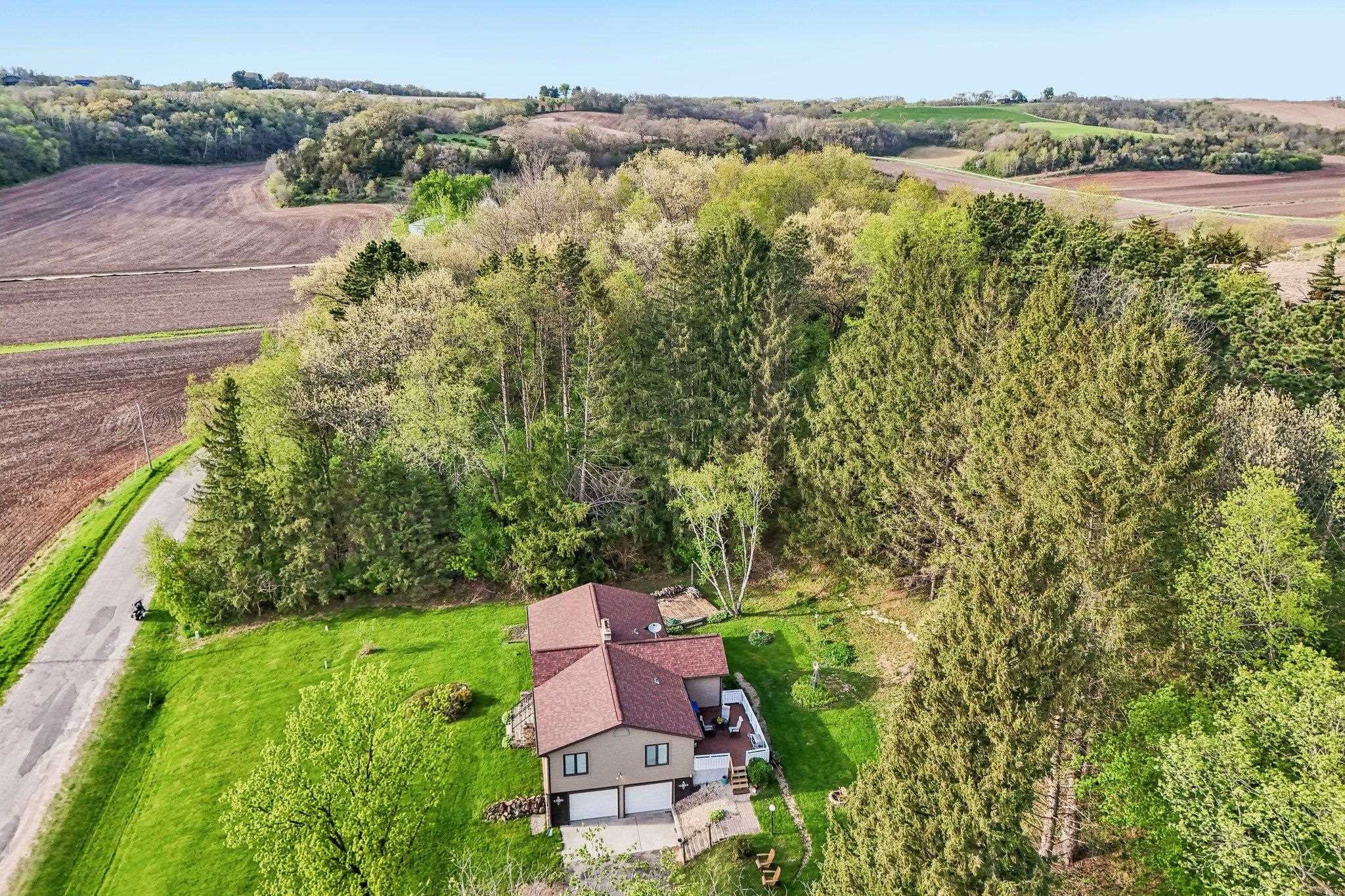 5030 South Valley Road Black Earth, WI 53515 - Photo 4 of 55