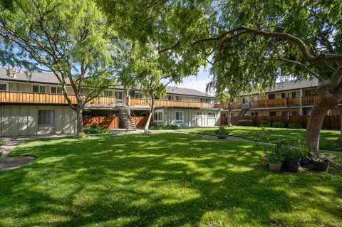 $649,000 | 3033 Los Prados Street, Unit 229, San Mateo, CA 94403