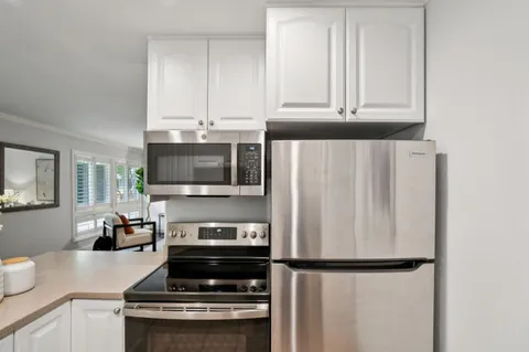 $649,000 | 3033 Los Prados Street, Unit 229, San Mateo, CA 94403