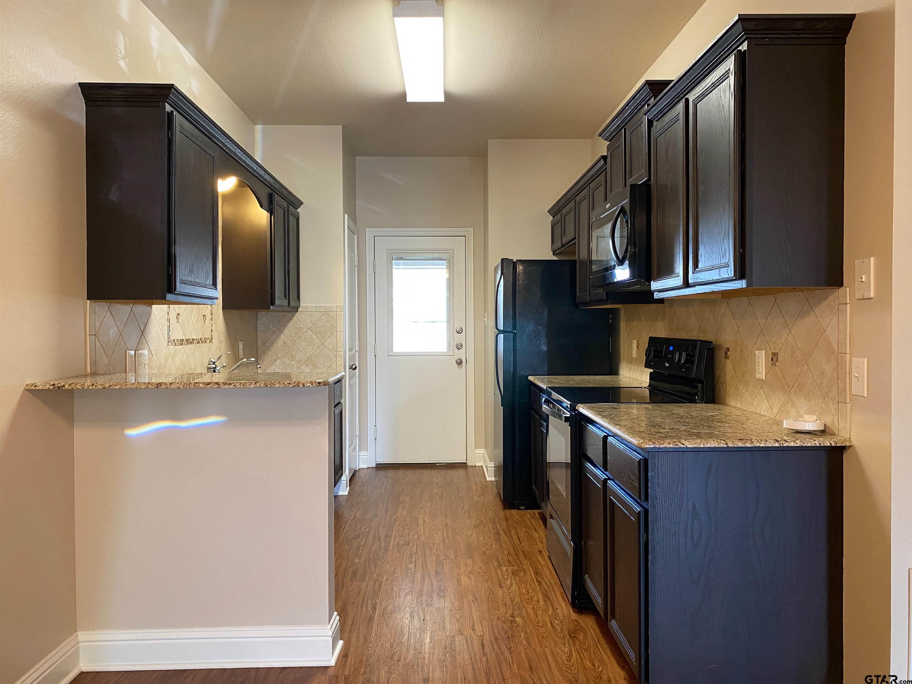 319-321 Princess Place Tyler, TX 75704 - Photo 5 of 14