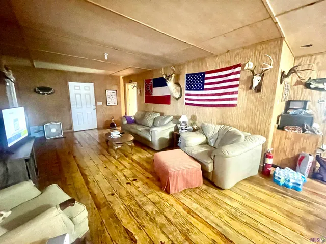 $128,500 | 20780 B Highway 1, Golden Meadow, LA 70357