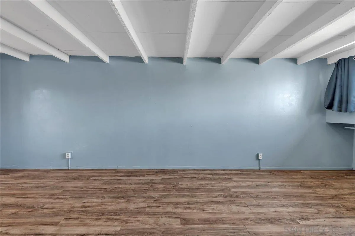 925 Raintree Place Vista, CA 92084 - Photo 12 of 33 Gallery Image 12