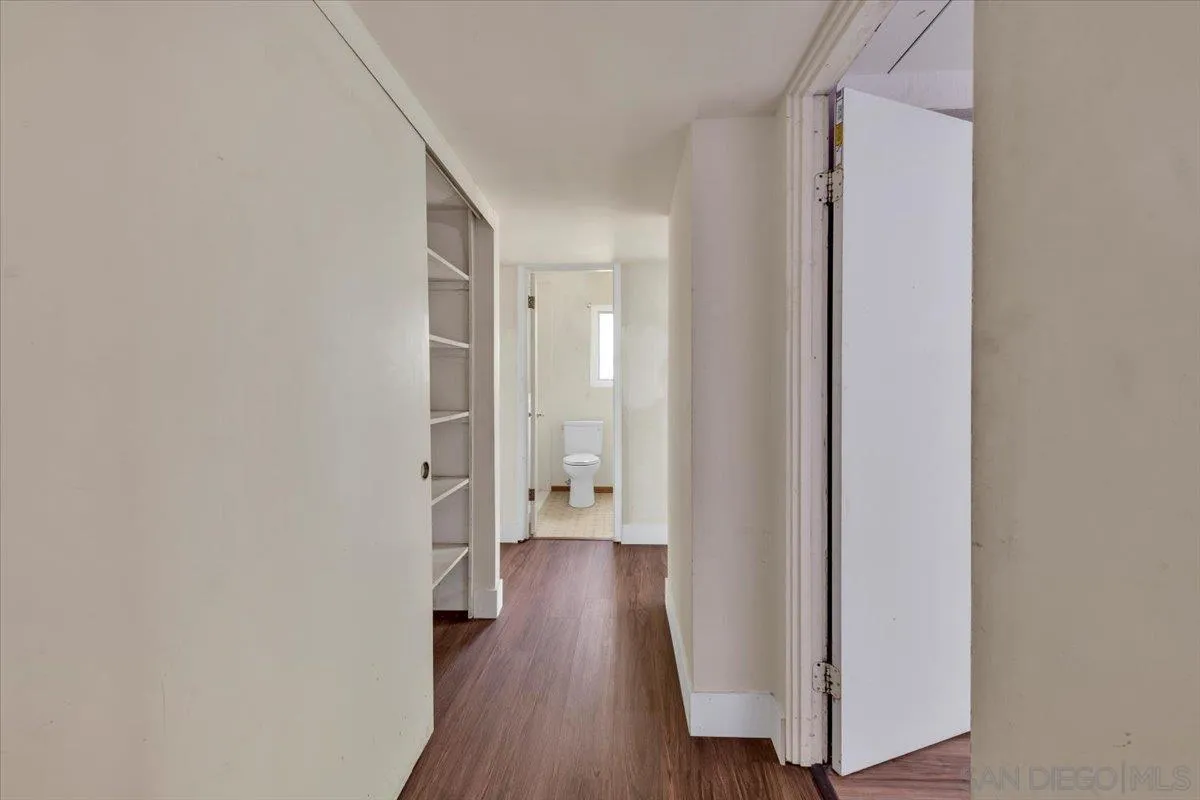 925 Raintree Place Vista, CA 92084 - Photo 14 of 33 Gallery Image 14