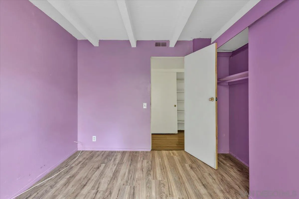 925 Raintree Place Vista, CA 92084 - Photo 17 of 33 Gallery Image 17