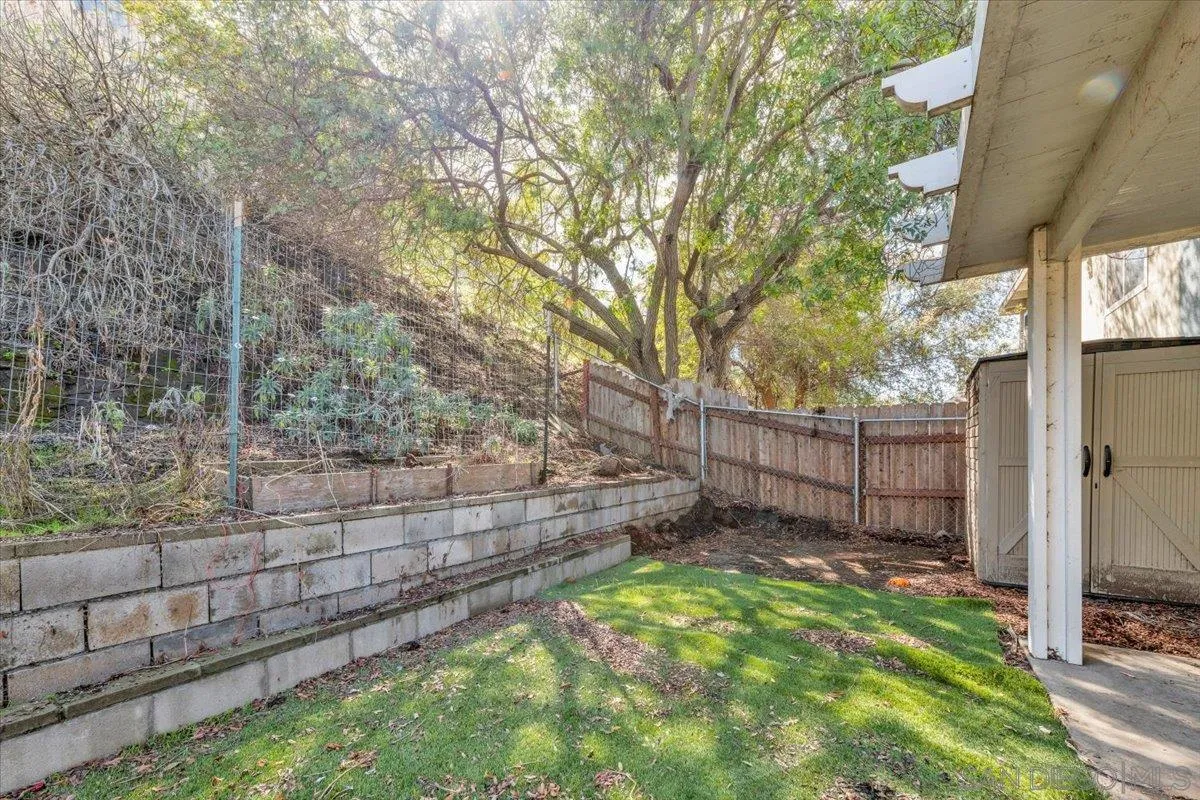 925 Raintree Place Vista, CA 92084 - Photo 30 of 33 Gallery Image 30