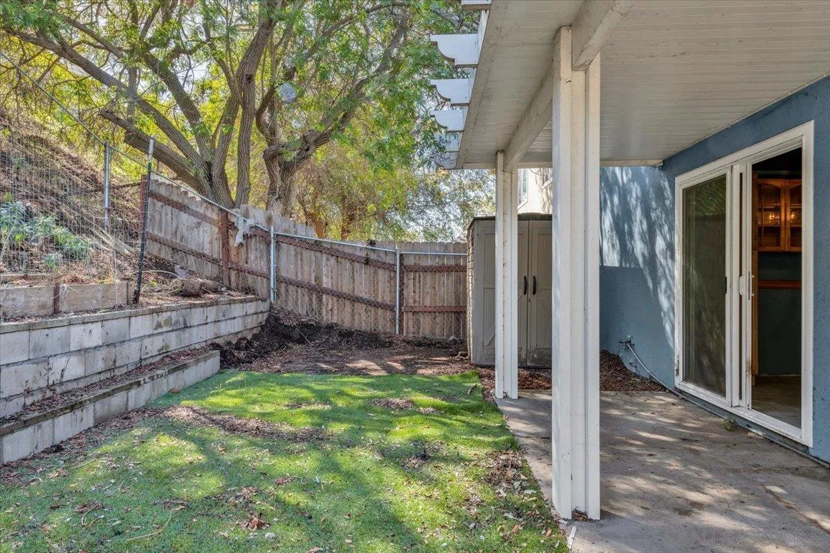925 Raintree Place Vista, CA 92084 - Photo 32 of 33 Gallery Image 32