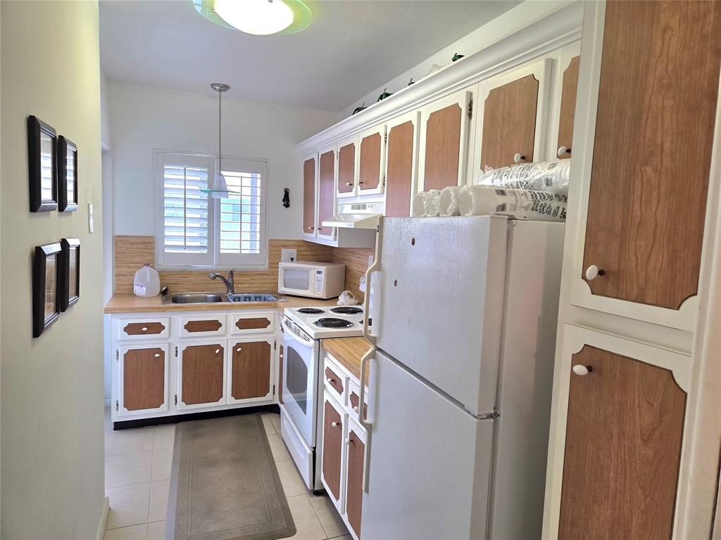 2100 Northeast 38th Street, Unit 210 Lighthouse Point, FL 33064 - Photo 6 of 12