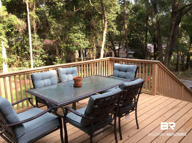 108 Spring Drive Fairhope, AL 36532 - Photo 17 of 24 Upper Deck