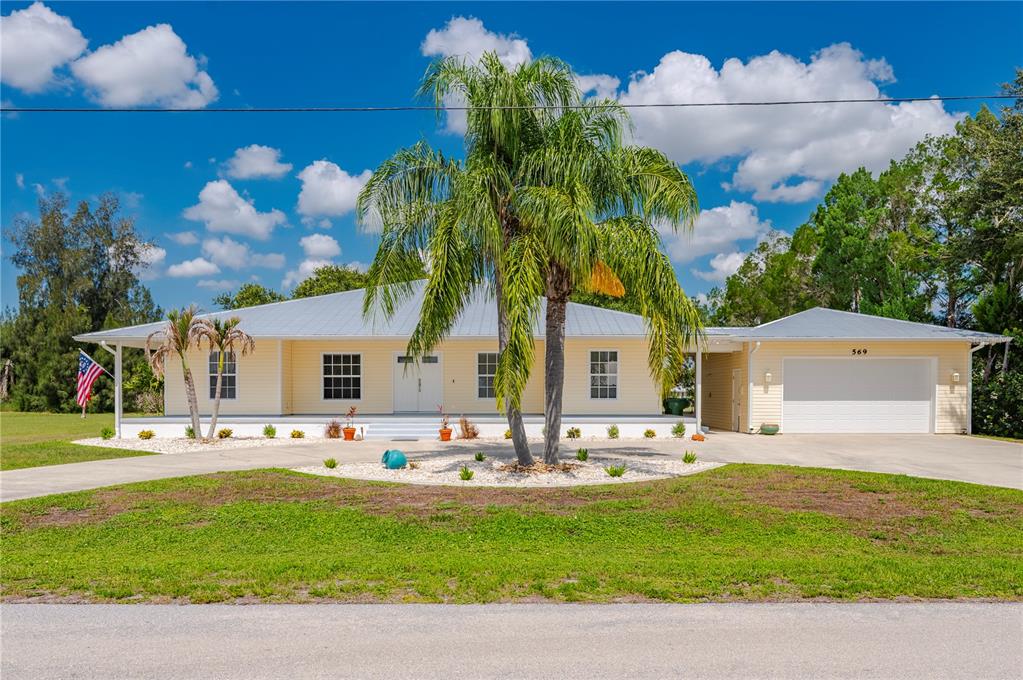569 Rio Vista Avenue Punta Gorda, FL 33982 - Photo 2 of 100